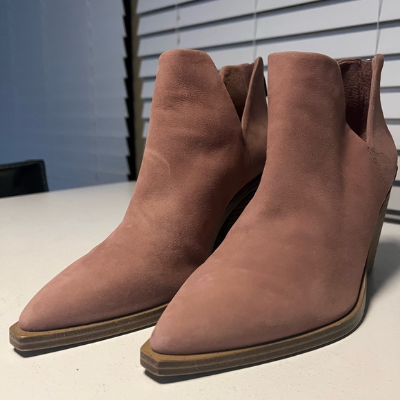 Vince Camuto Gigietta ankle bootie Size 8.5 - Picture 14 of 16